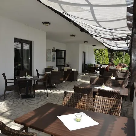 Konukevi Penzion Sterk Most na Soči