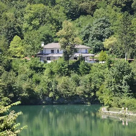 Konukevi Penzion Sterk Most na Soči